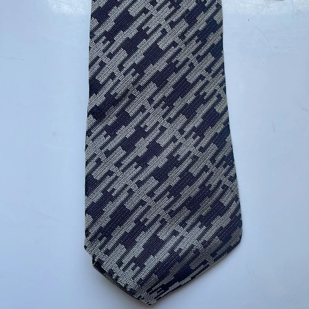 Bundle of two vintage 70s polyester neck ties‎
